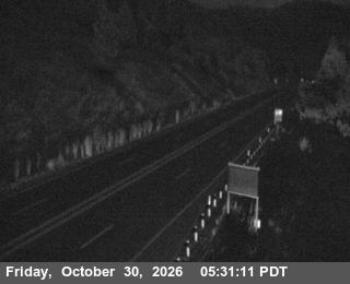 US-101 : North Ridgewood Grade - Looking South (C028)